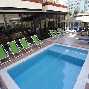 Alvin Comfort Hotel